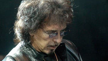 Tony Iommi zhodnotil rok 2025. V tom aktuálnom má vyjsť jeho očakávaný sólový album