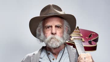Bob Weir, zakladajúci člen Grateful Dead, zomrel vo veku 78 rokov
