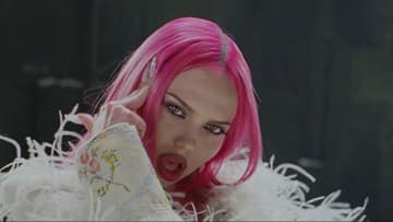 Adéla, video KGB